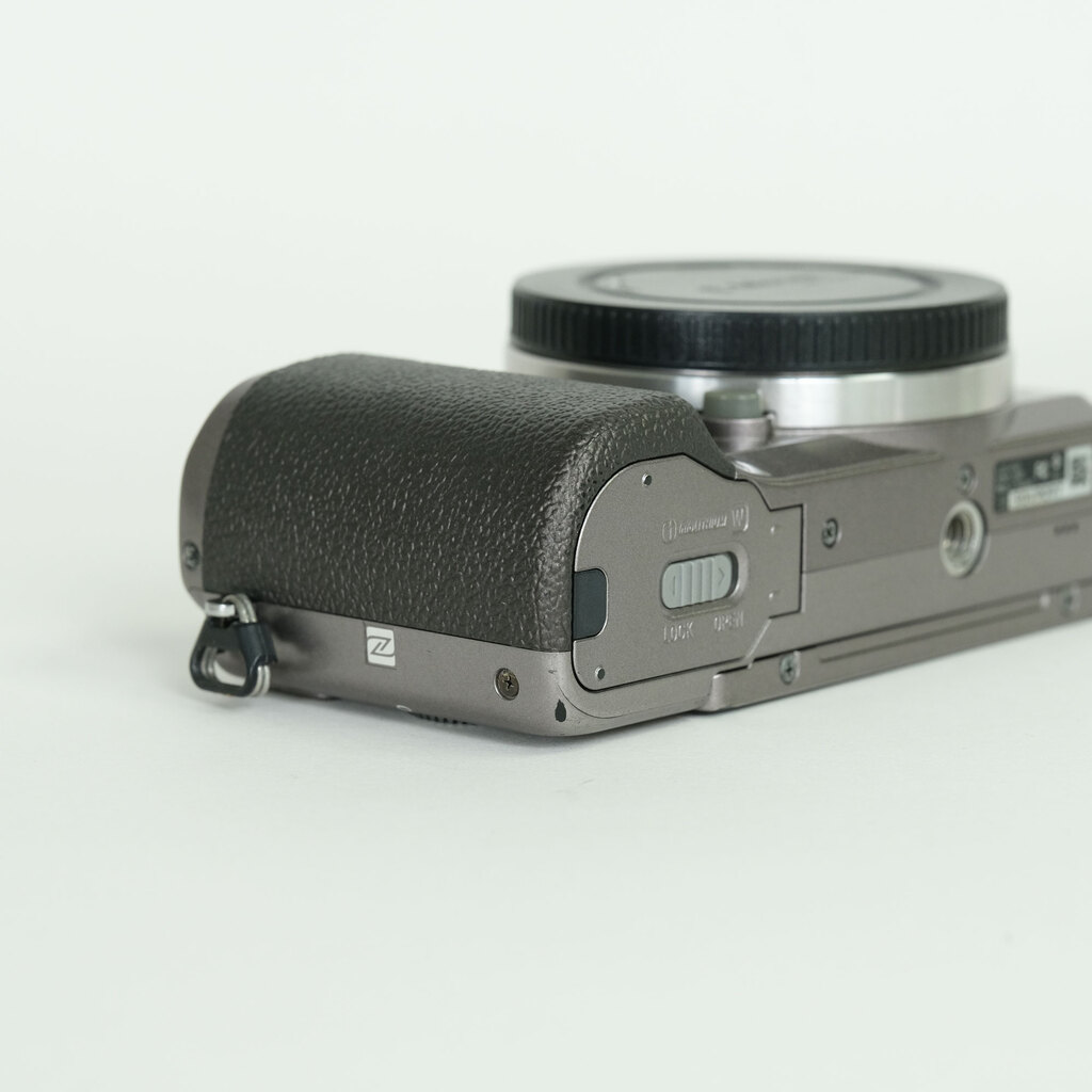 SONY α5100 ILCE-5100  ブラウン