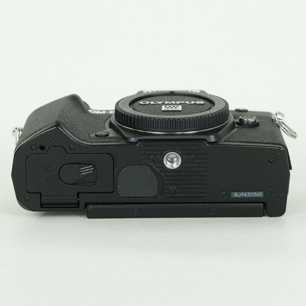 OLYMPUS OM-D E-M5 Mark III