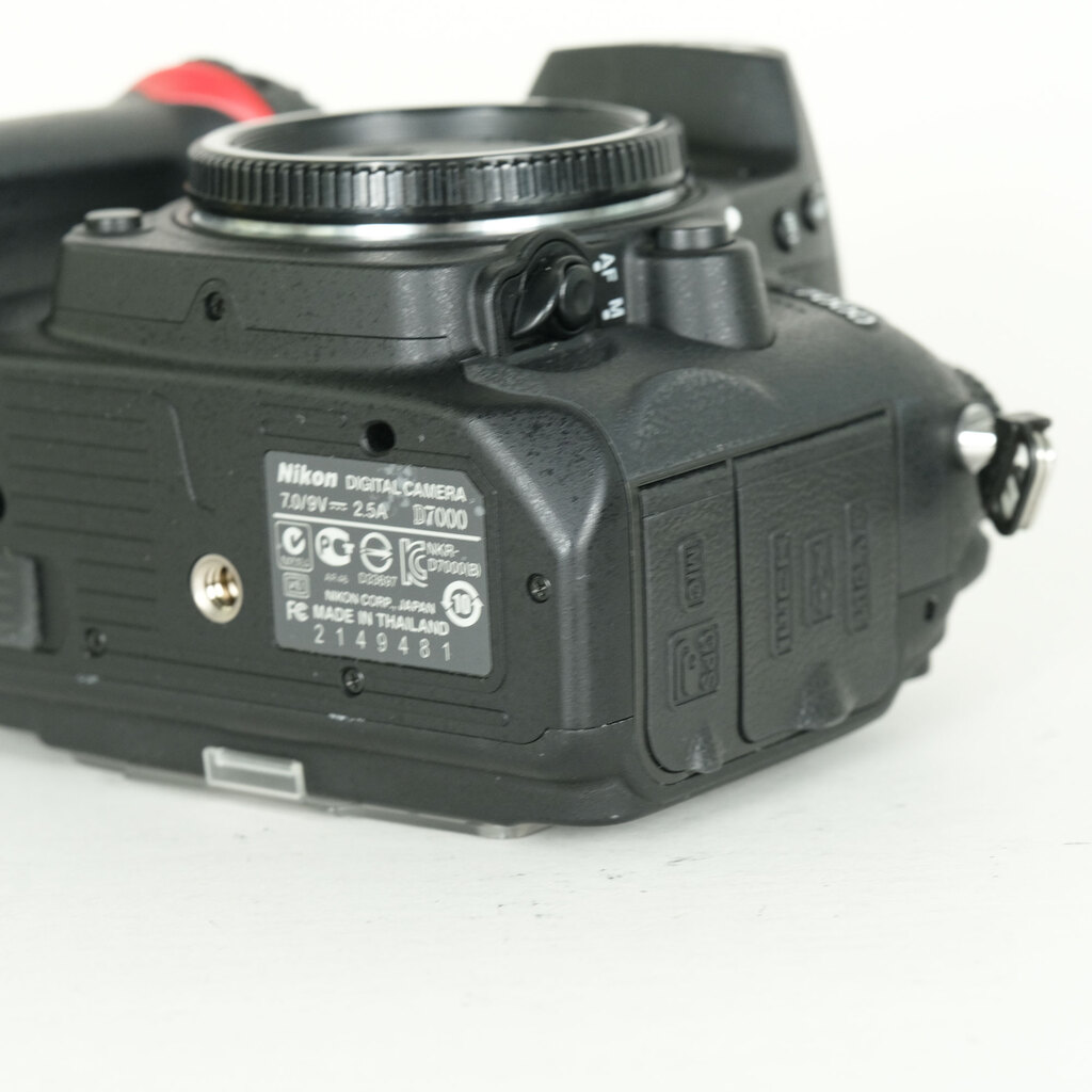 Nikon D7000の出品 | ONE SCENE（ワンシーン）