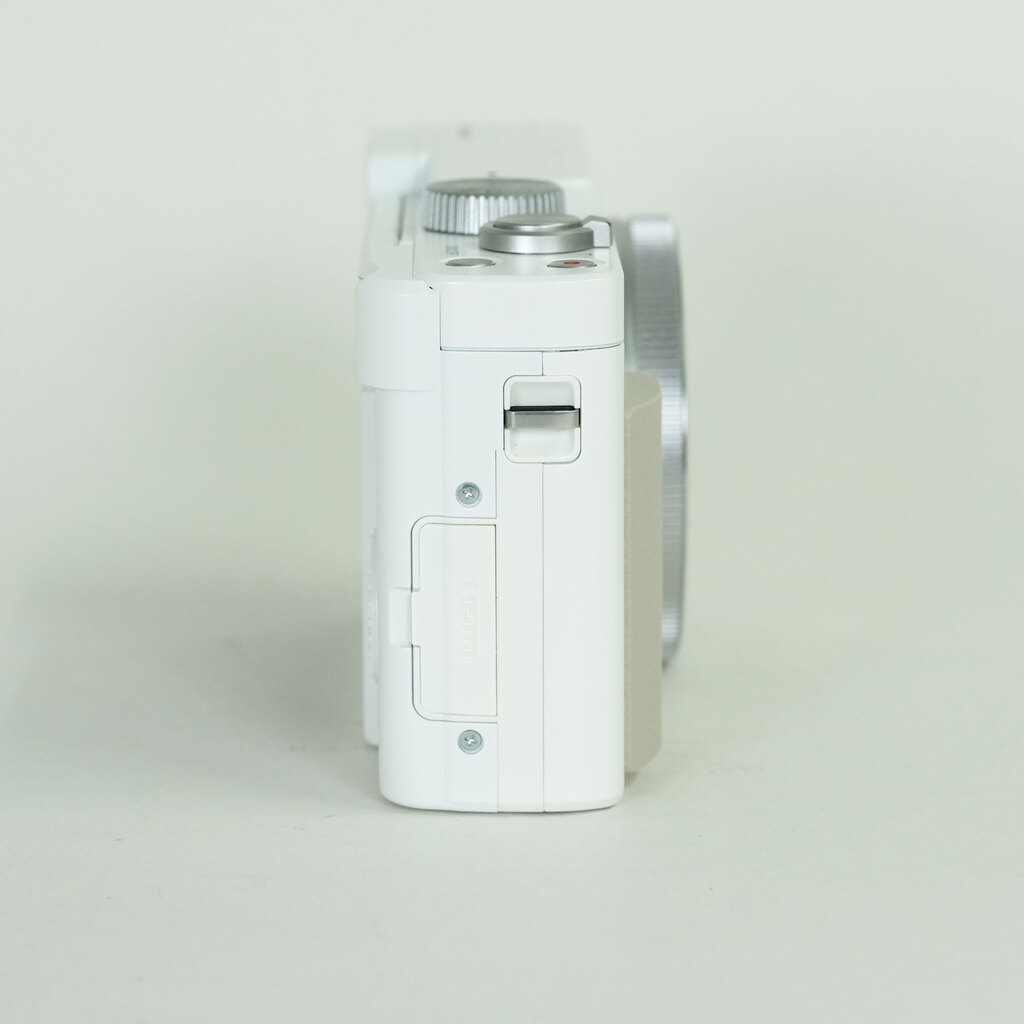 Panasonic LUMIX DC-TZ95D ホワイト Panasonic LUMIX DC-TZ95D ホワイト