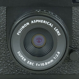 FUJIFILM X half X-HF1