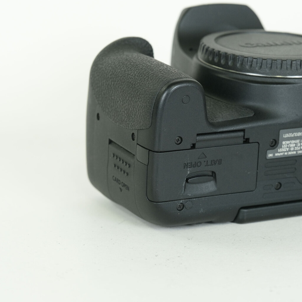 Canon EOS 8000D
