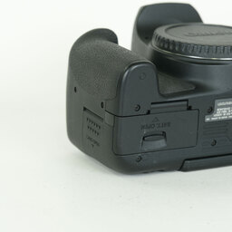 Canon EOS 8000D