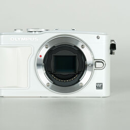 OLYMPUS PEN Lite E-PL6 ボディ ホワイト