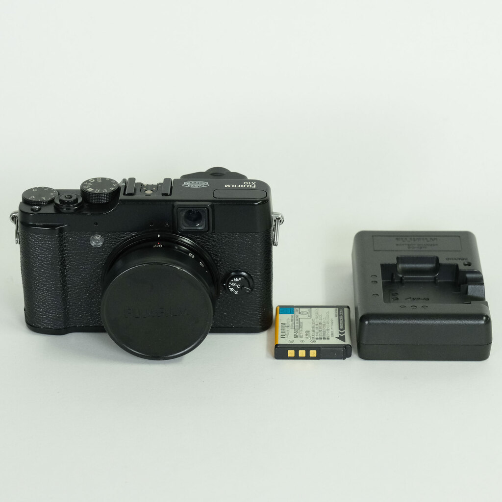 FUJIFILM X10 ブラックの出品 | ONE SCENE（ワンシーン）