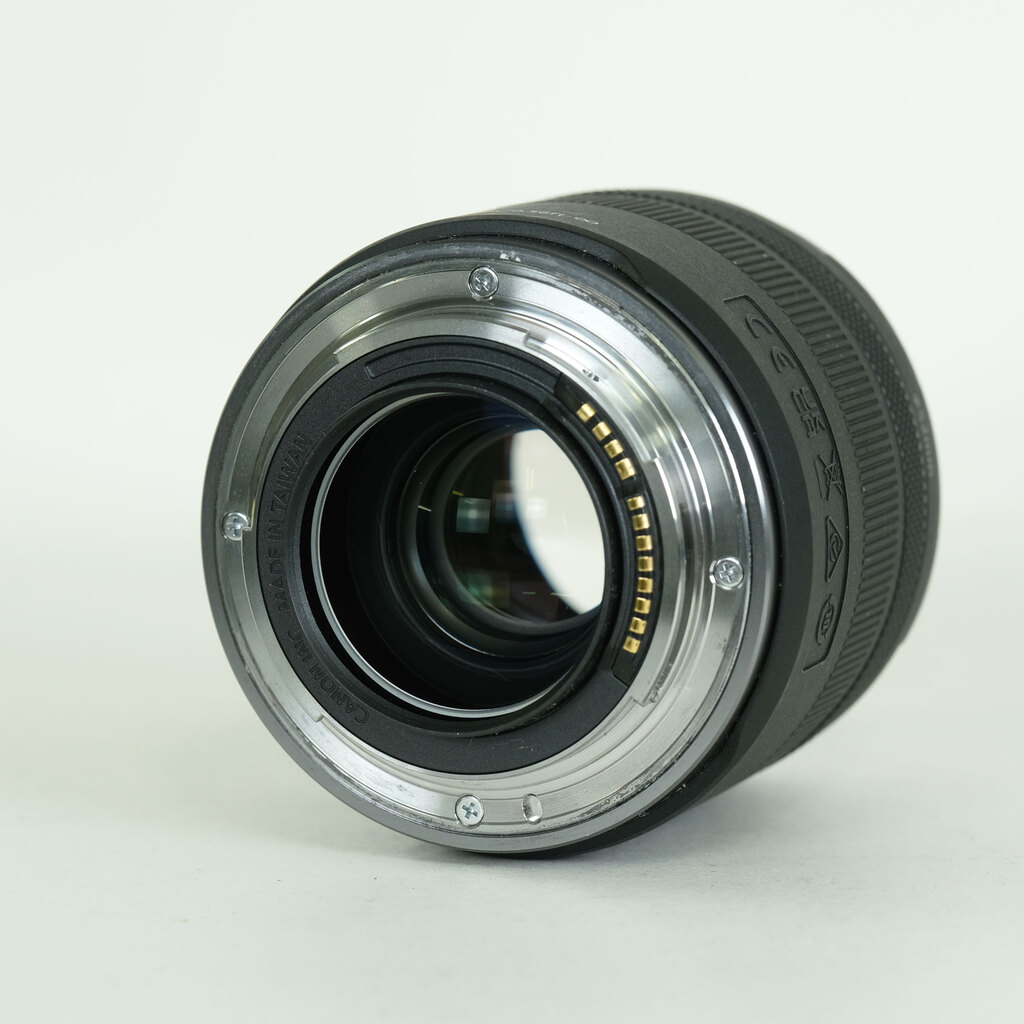 Canon RF35mm F1.8 MACRO IS STM