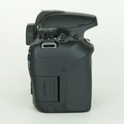 Canon EOS Kiss X10i