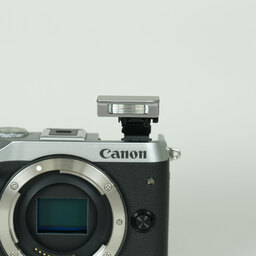 Canon EOS M6