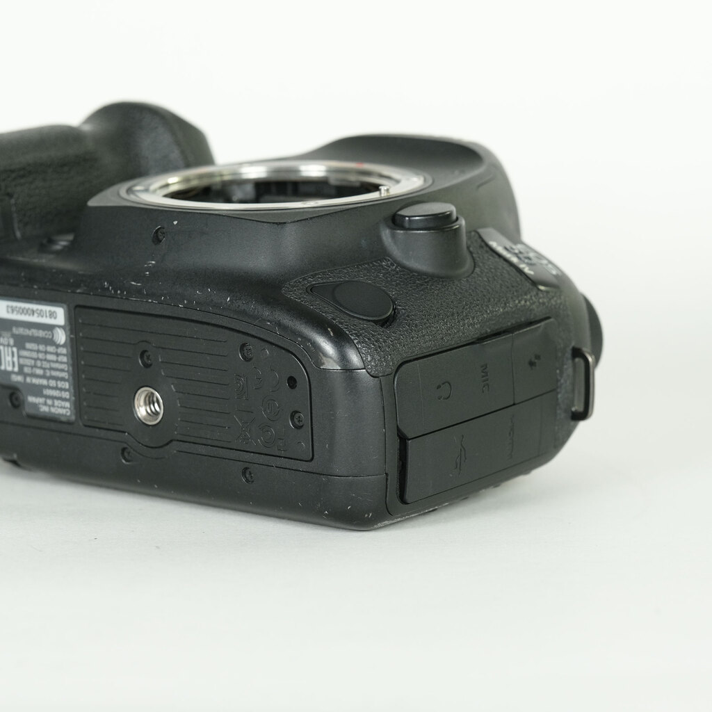 Canon EOS 5D Mark IV Canon EOS 5D Mark IV