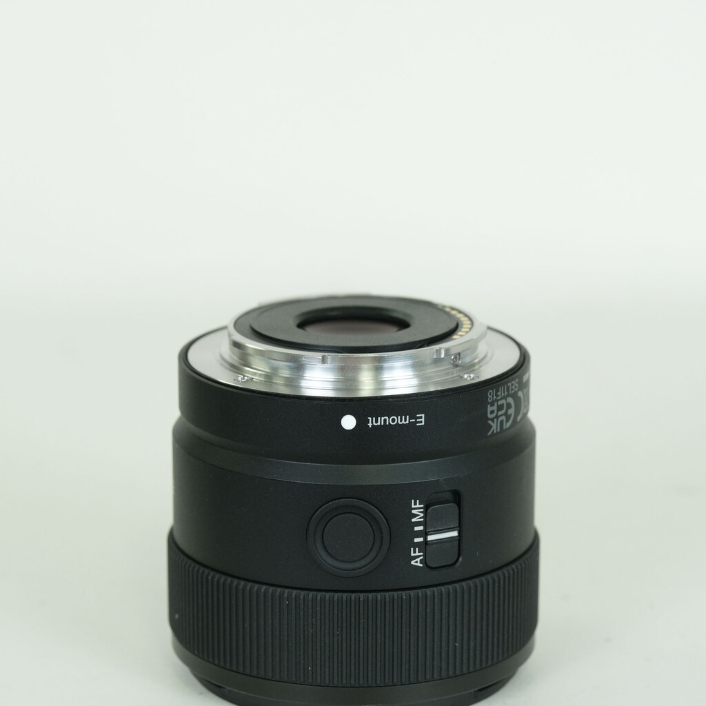 SONY E 11mm F1.8 SEL11F18