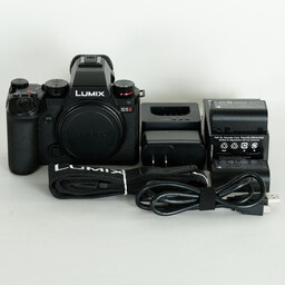 Panasonic LUMIX S5II DC-S5M2