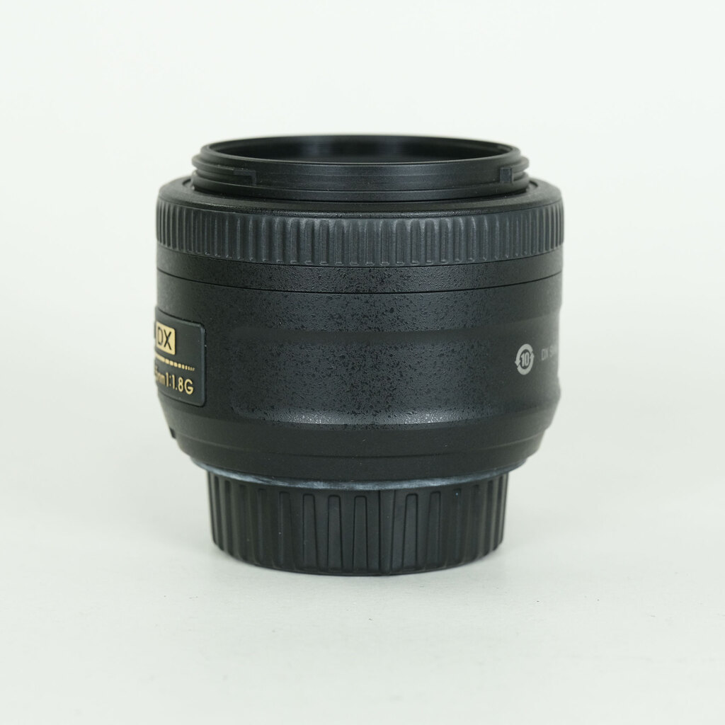 Nikon AF-S DX NIKKOR 35mm f/1.8G Nikon AF-S DX NIKKOR 35mm f/1.8G