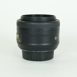 Nikon AF-S DX NIKKOR 35mm f/1.8G Nikon AF-S DX NIKKOR 35mm f/1.8G