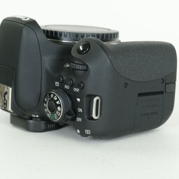 Canon EOS Kiss X8i