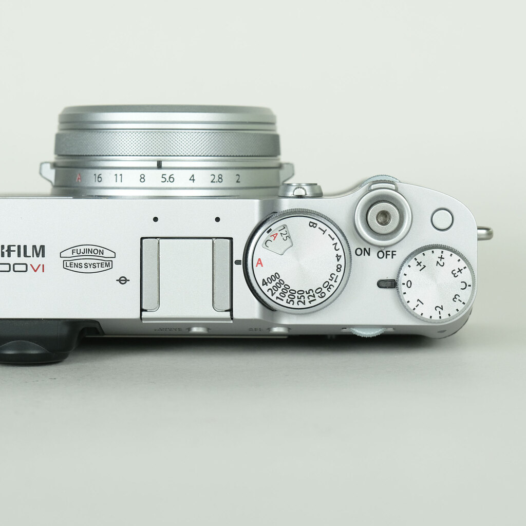 FUJIFILM X100VIの出品 | ONE SCENE（ワンシーン）