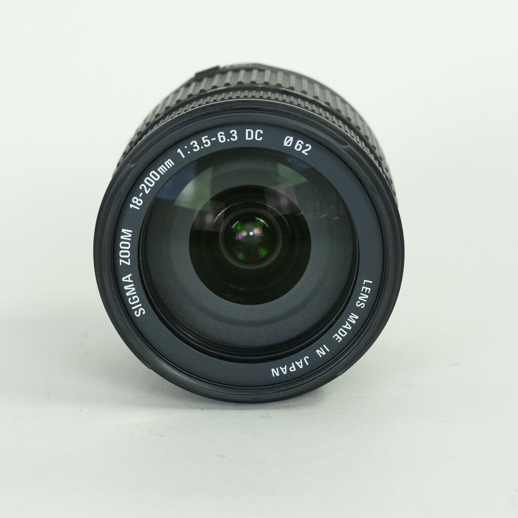 SIGMA 18-200mm F3.5-6.3 DC [ニコンF用]