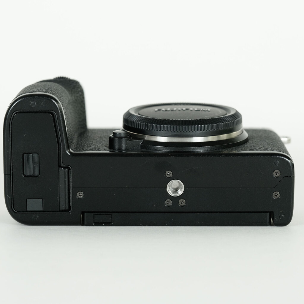 FUJIFILM X-S10