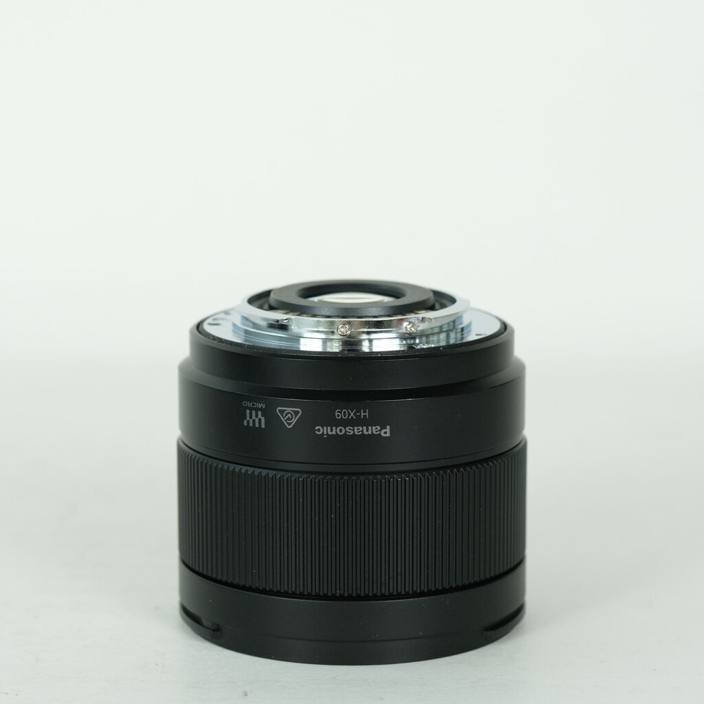 Panasonic LEICA DG SUMMILUX 9mm / F1.7 ASPH.