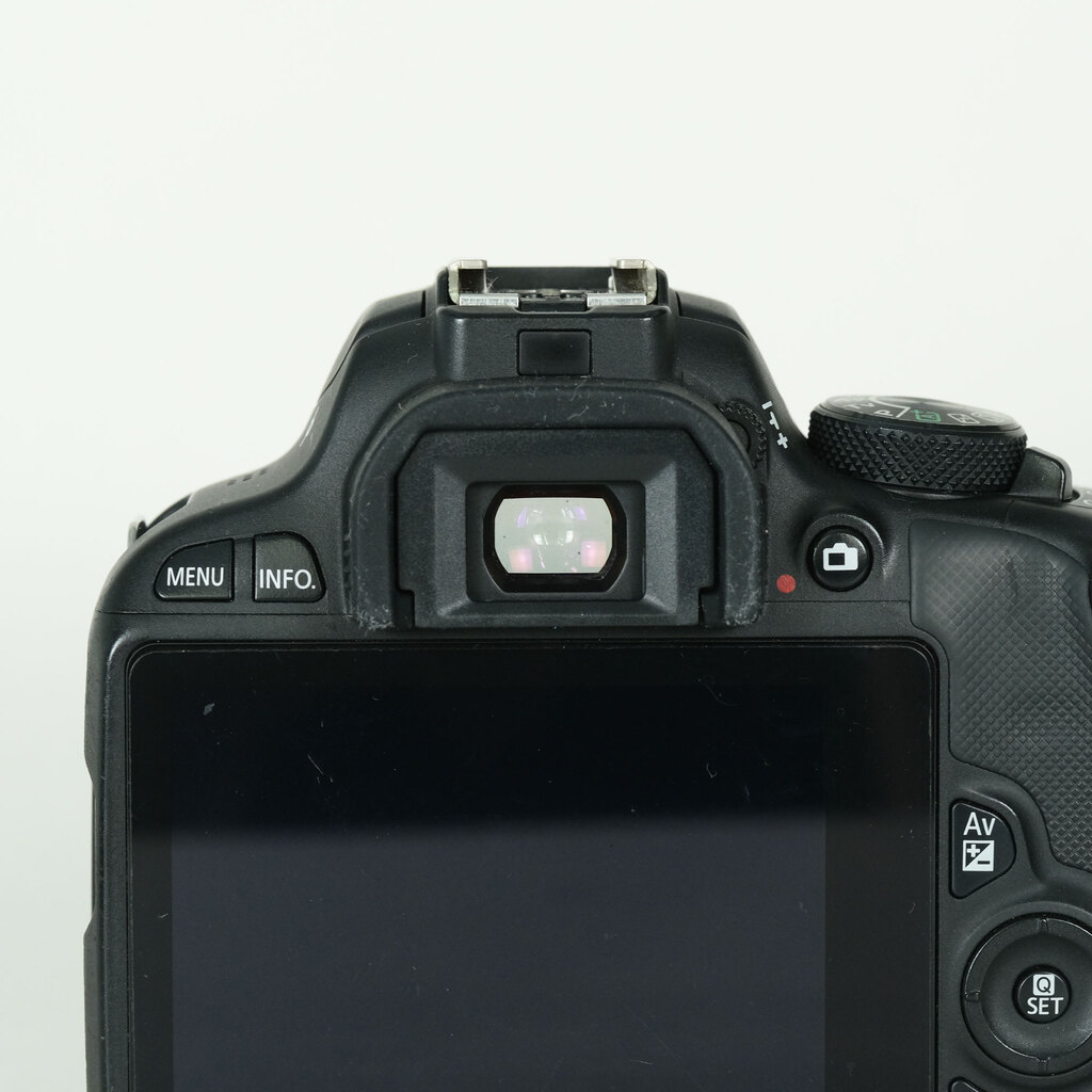 Canon EOS Kiss X7