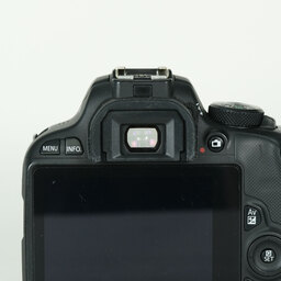 Canon EOS Kiss X7