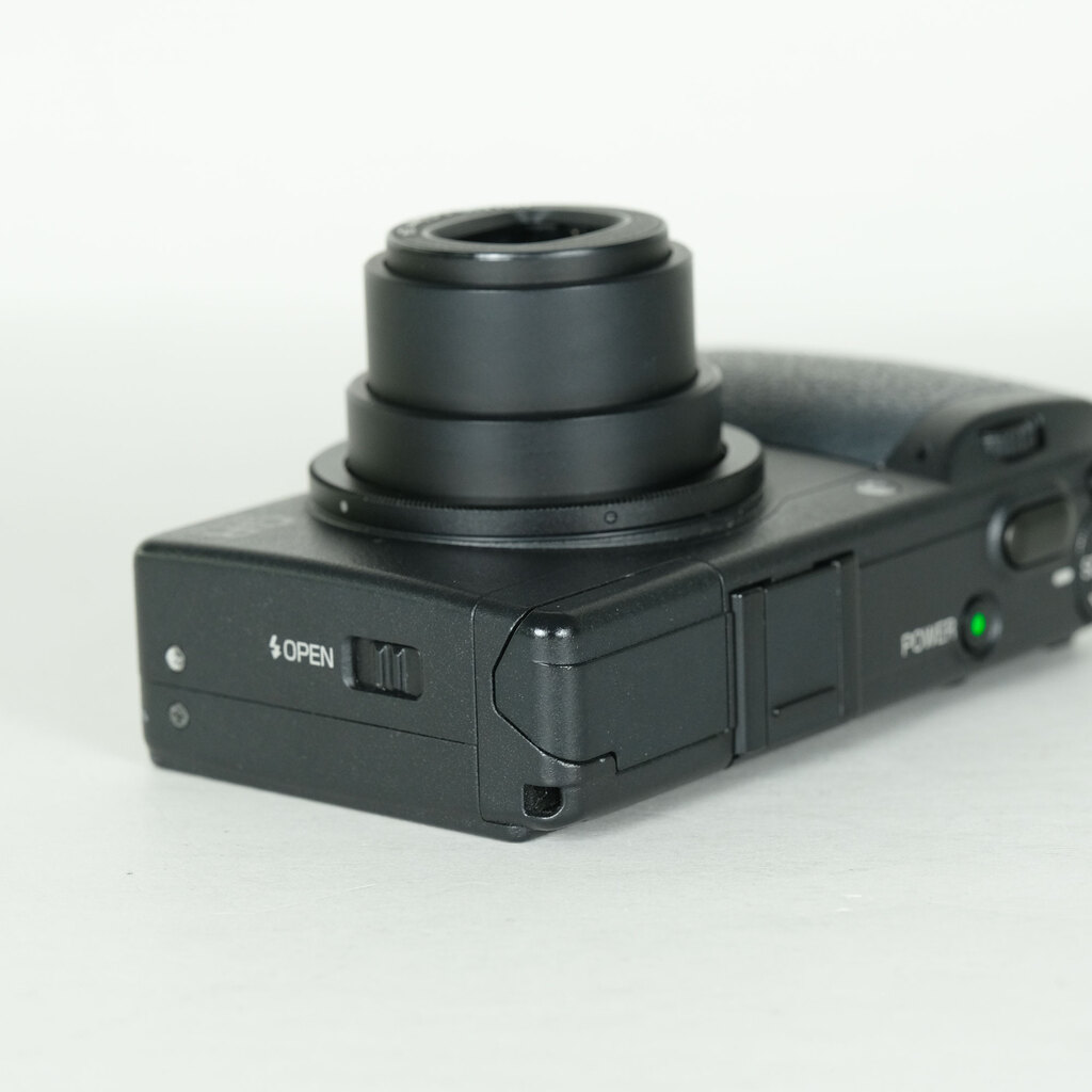RICOH GR DIGITAL IIの出品 | ONE SCENE（ワンシーン）
