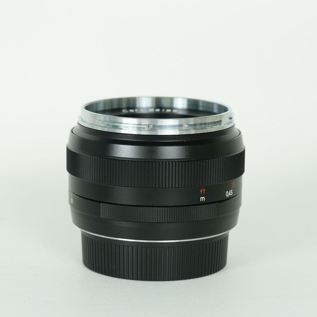 Carl Zeiss Planar T* 50mm F1.4 ZE [�L���m��EF�p]