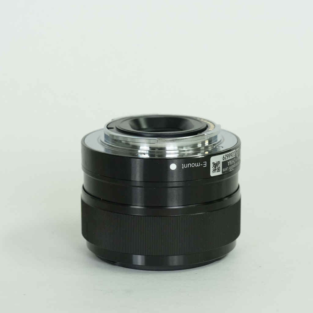 SONY E 35mm F1.8 OSS SEL35F18