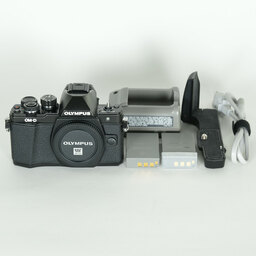 OLYMPUS OM-D E-M10 Mark II