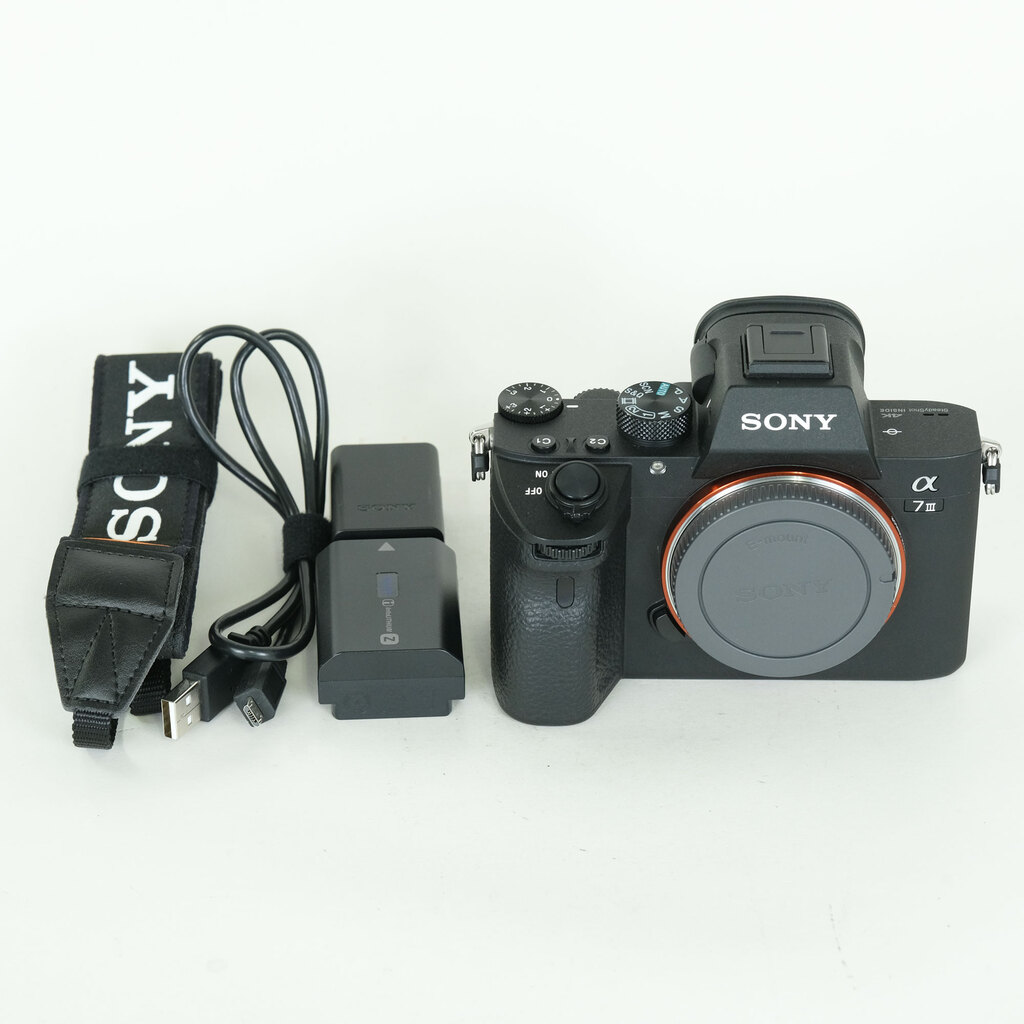 SONY α7 III（ILCE-7M3）の出品 | ONE SCENE（ワンシーン）