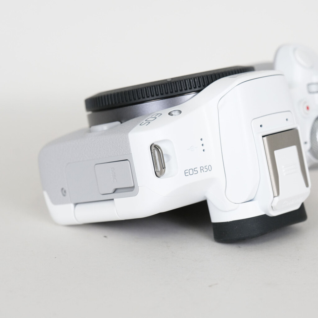 Canon EOS R50
