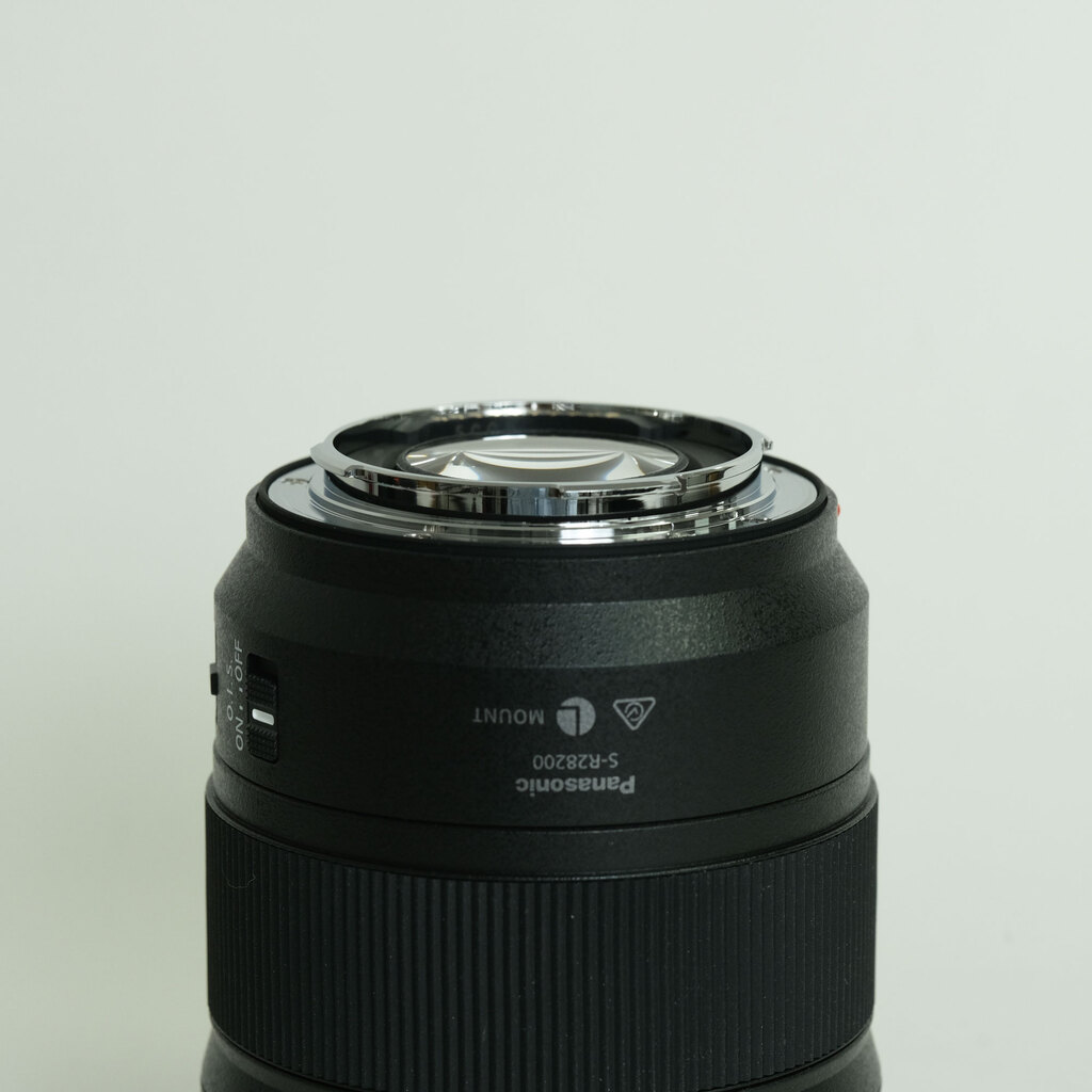 Panasonic LUMIX S 28-200mm F4-7.1 MACRO O.I.S.