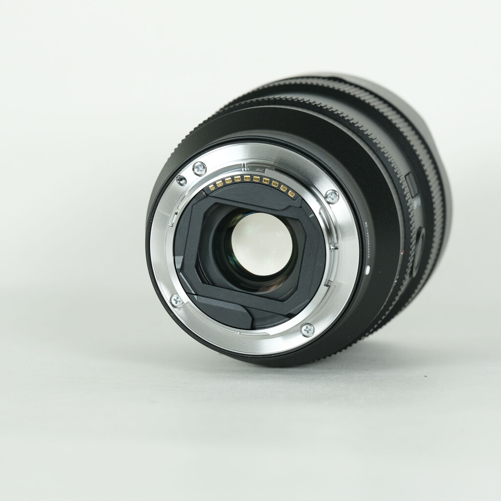 SONY FE 14mm F1.8 GM SEL14F18GMの出品 | ONE SCENE（ワンシーン）