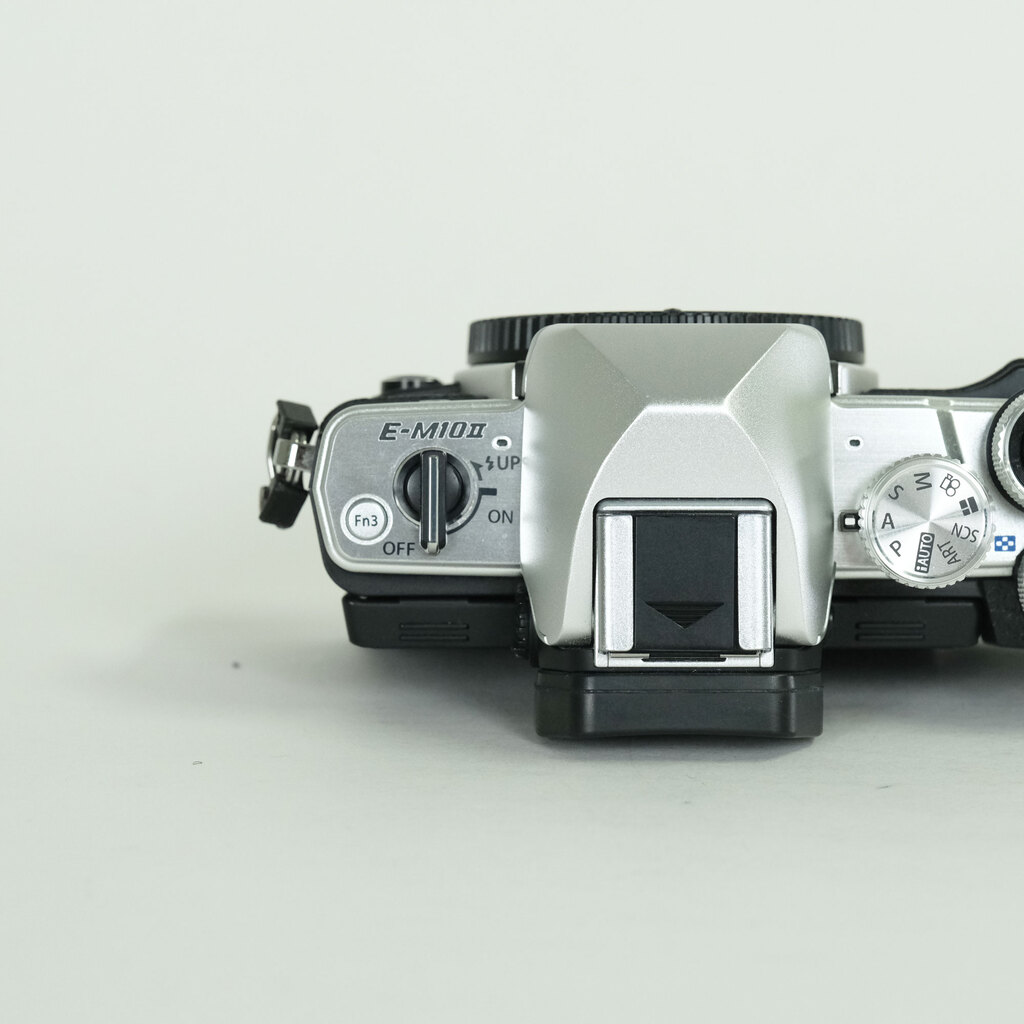 OLYMPUS OM-D E-M10 Mark II OLYMPUS OM-D E-M10 Mark II