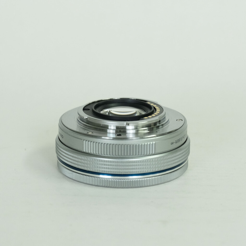 OLYMPUS M.ZUIKO DIGITAL ED 14-42mm F3.5-5.6 EZ シルバー