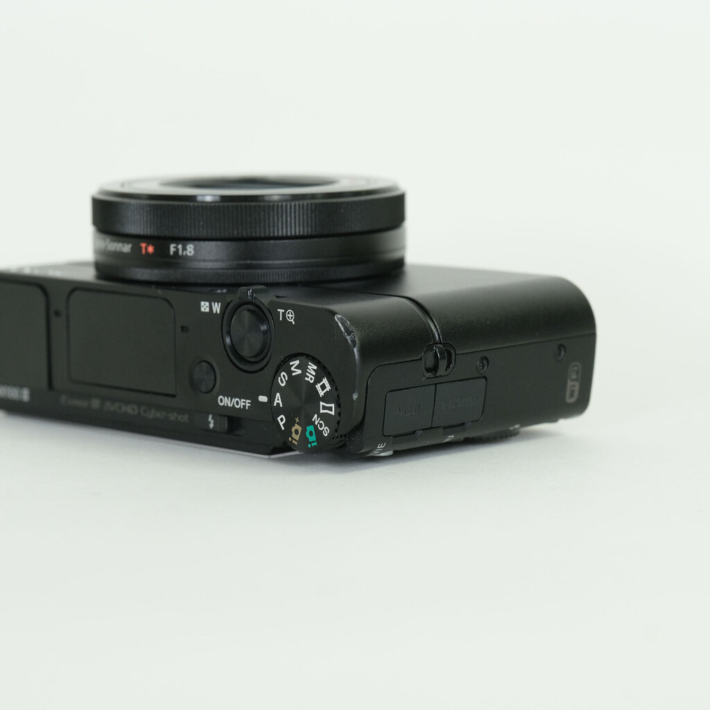 SONY Cyber-shot DSC-RX100M3