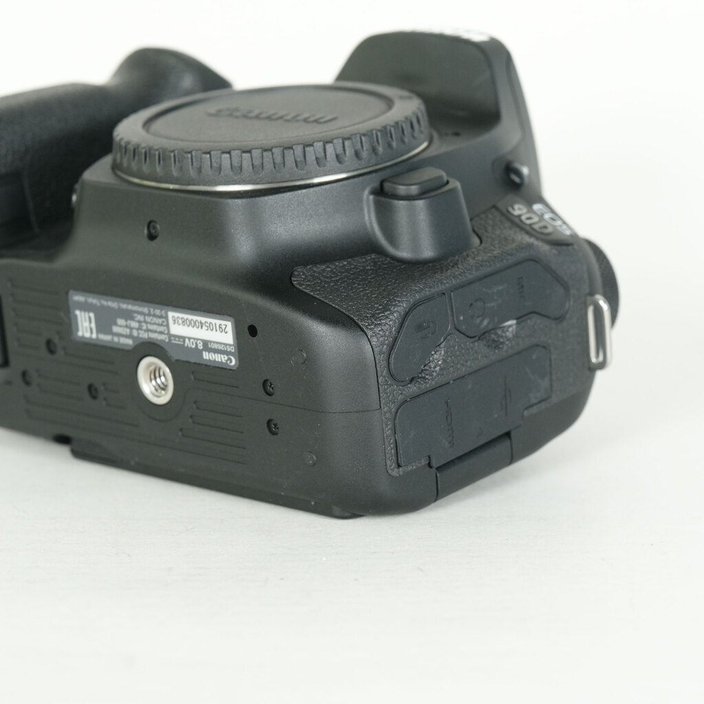 Canon EOS 90D
