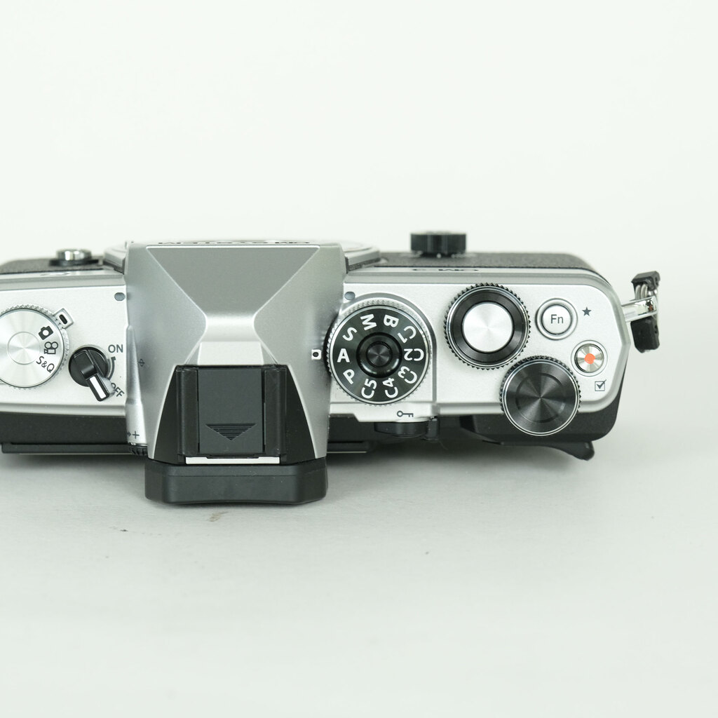 OM SYSTEM OM-3