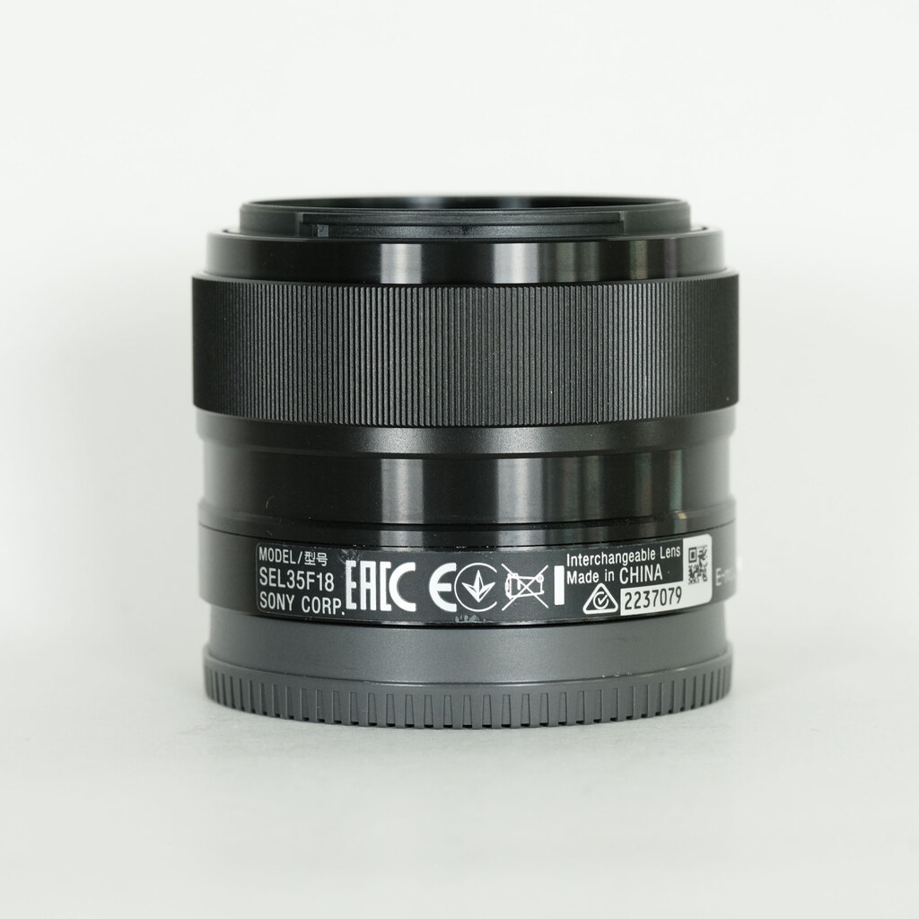 SONY E 35mm F1.8 OSS SEL35F18
