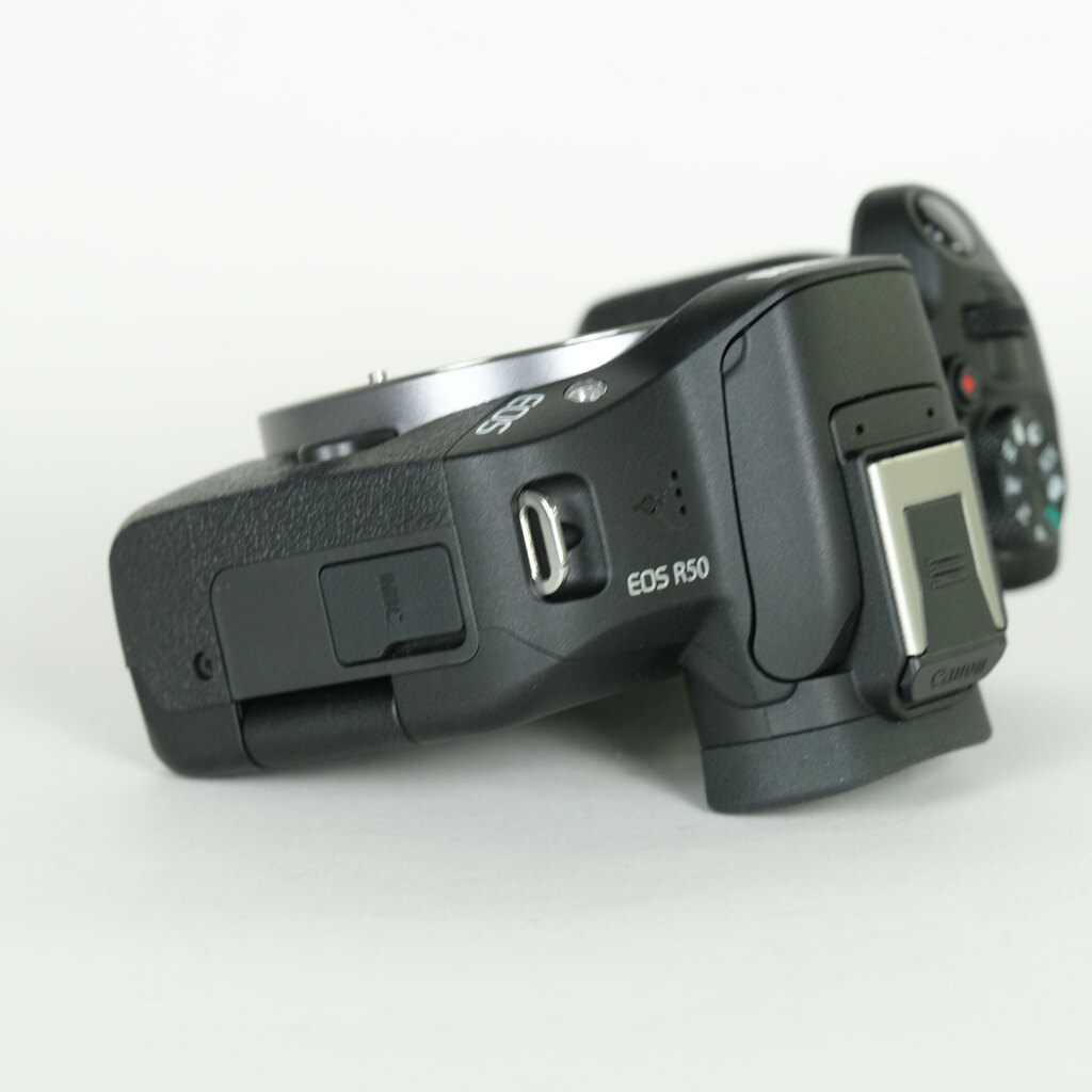 Canon EOS R50