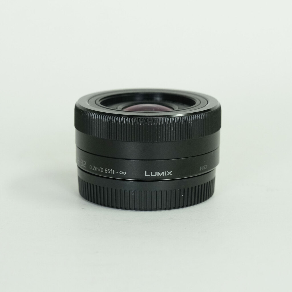 Panasonic LUMIX G VARIO 12-32mm / F3.5-5.6 ASPH. / MEGA O.I.S.