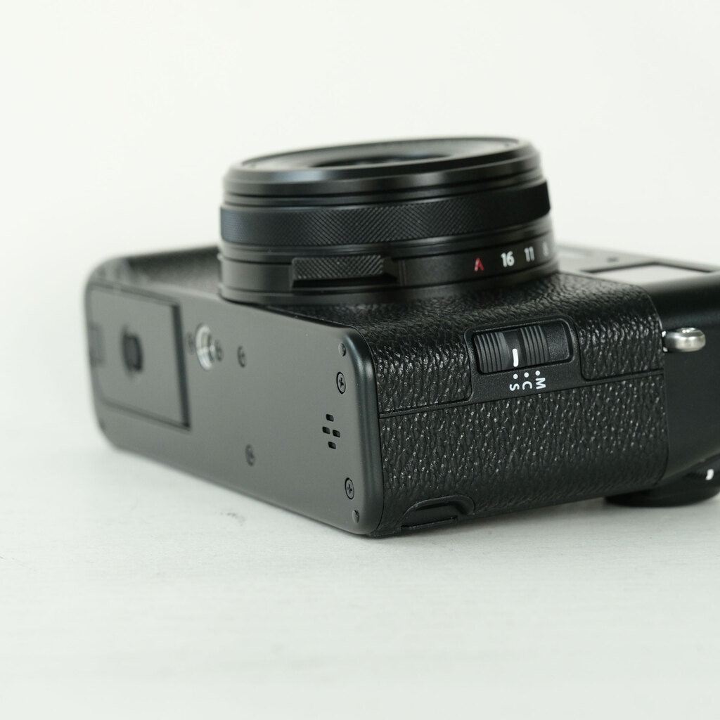 FUJIFILM X100VIの出品 | ONE SCENE（ワンシーン）