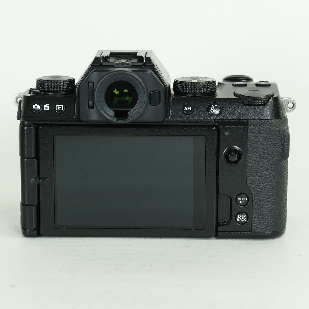 FUJIFILM X-S10
