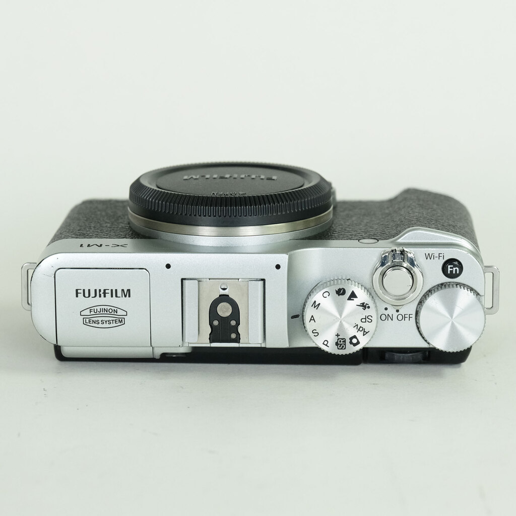 FUJIFILM X-M1 ボディ シルバー