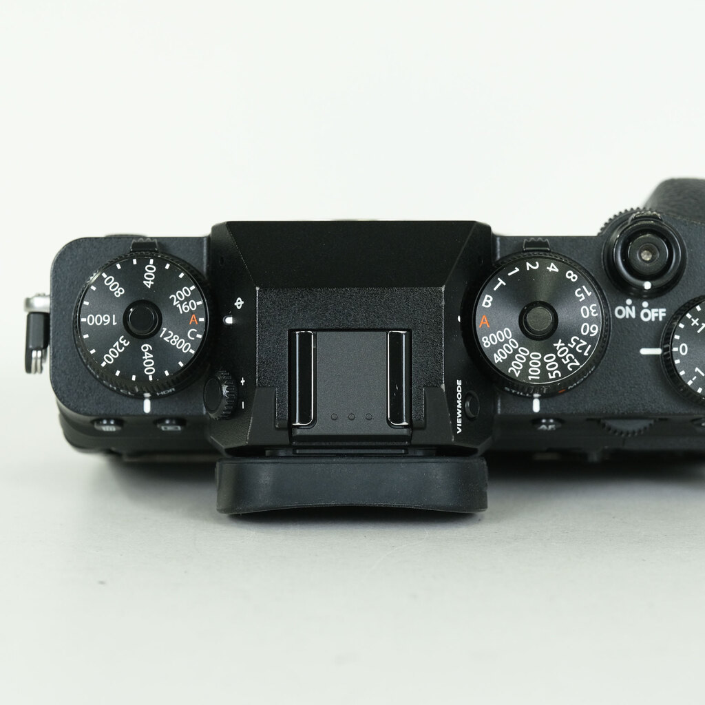 FUJIFILM X-T4 FUJIFILM X-T4