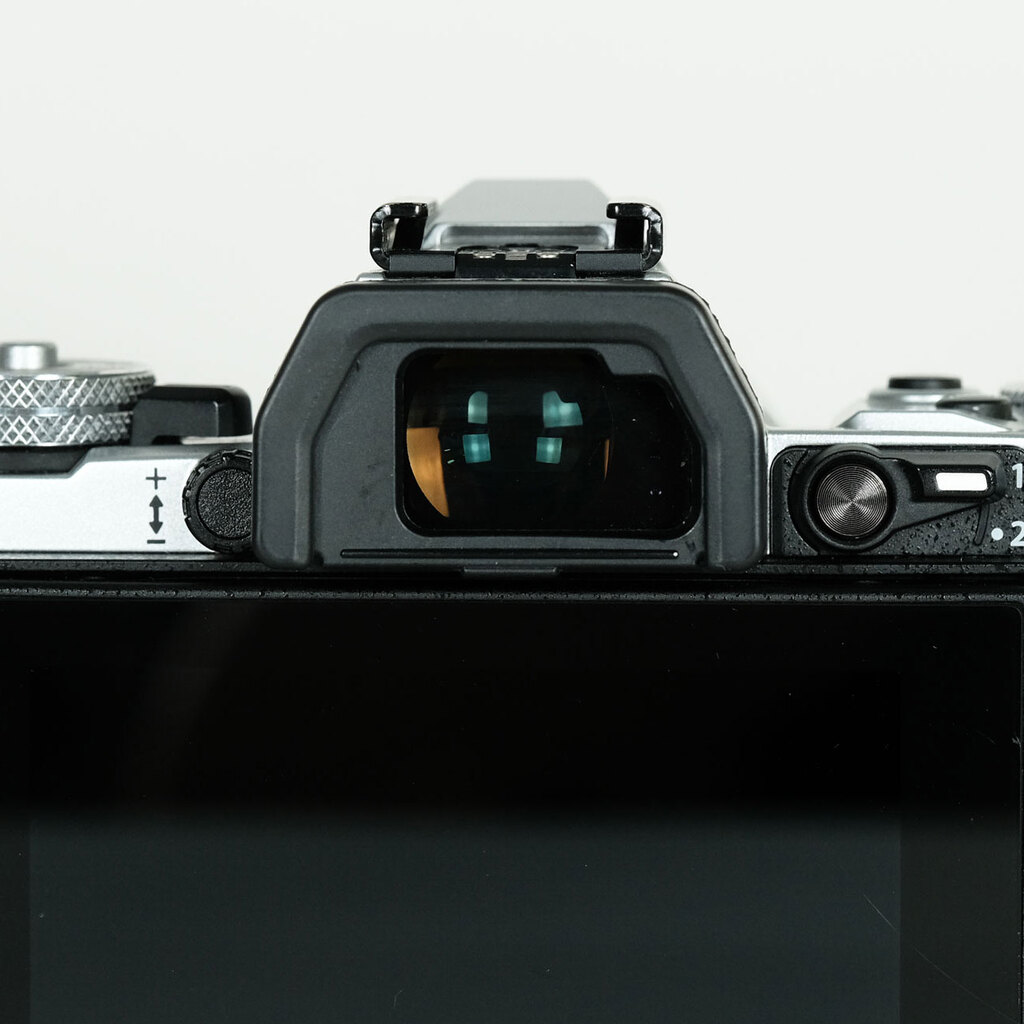 OLYMPUS OM-D E-M5 Mark II