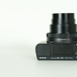 SONY Cyber-shot DSC-RX100M7