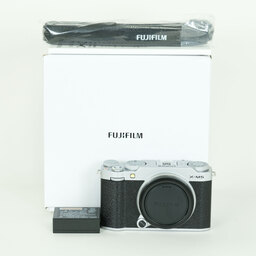 FUJIFILM X-M5