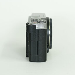 Panasonic LUMIX DC-S9 Panasonic LUMIX DC-S9