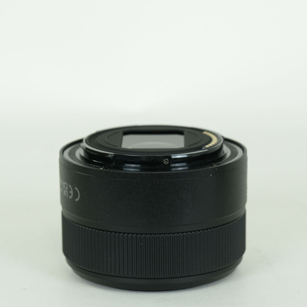 Nikon NIKKOR Z 40mm f/2 Nikon NIKKOR Z 40mm f/2