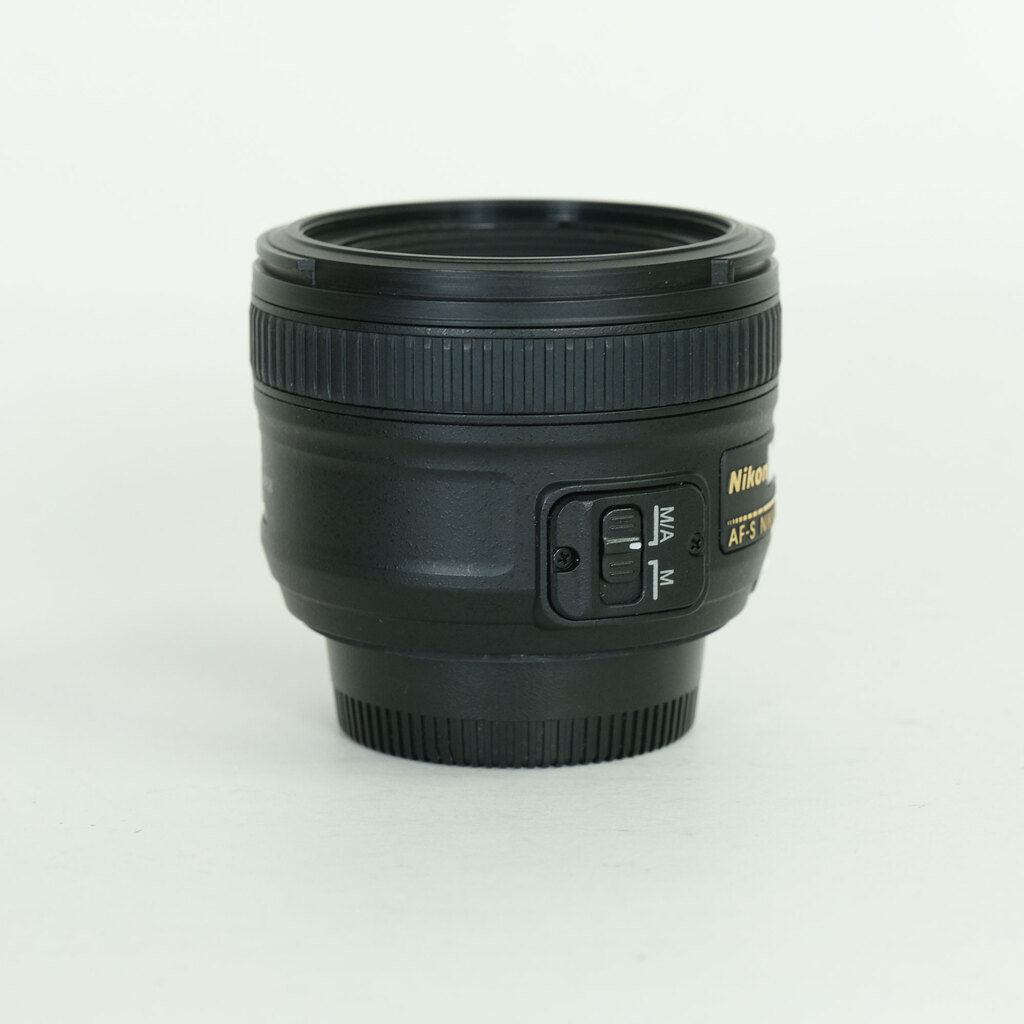 Nikon AF-S NIKKOR 50mm f/1.8G Nikon AF-S NIKKOR 50mm f/1.8G